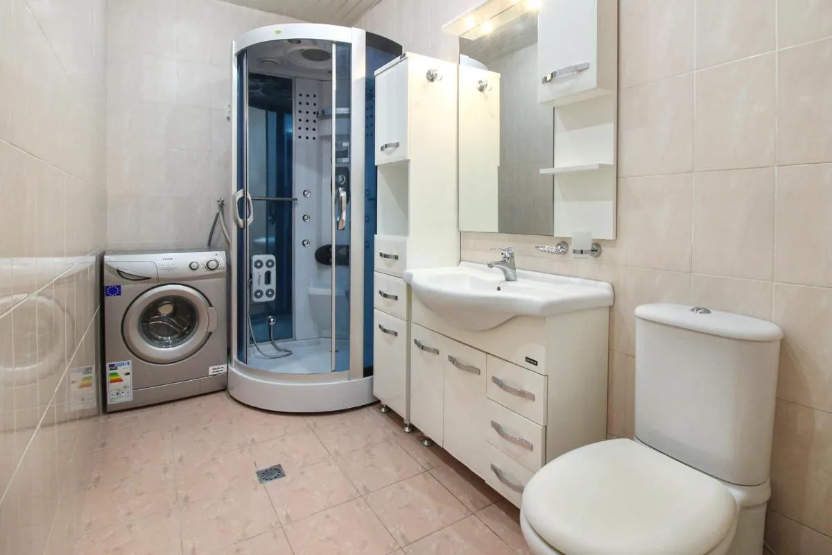 Image 2 of 3 Bedroom Apartment in Homey Residence