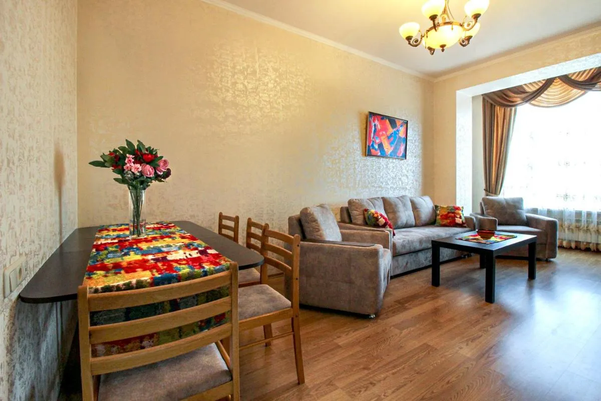 Image 3 of 3 Bedroom Apartment in Homey Residence