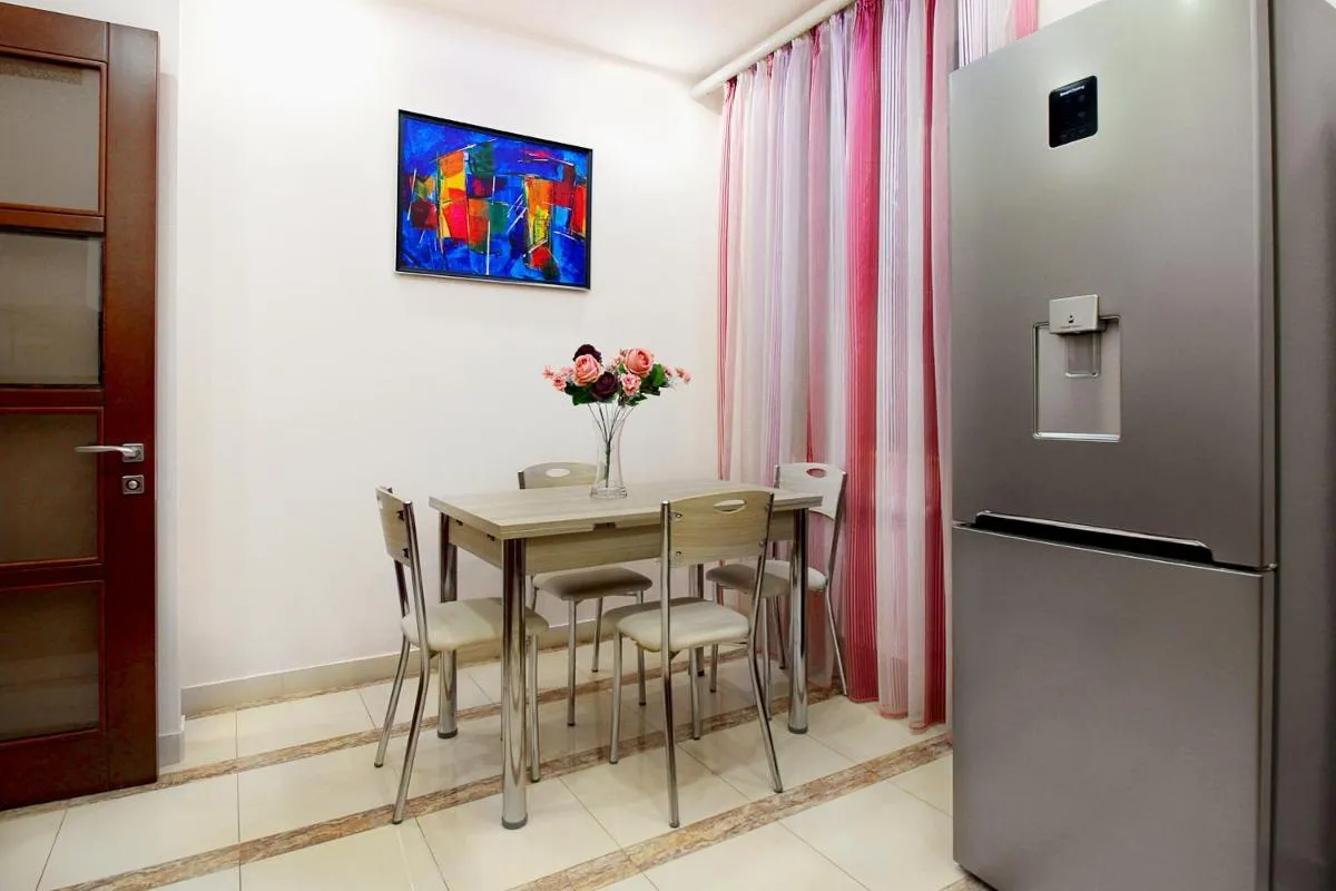 Image 3 of 3 Bedroom Apartment near Republic Square