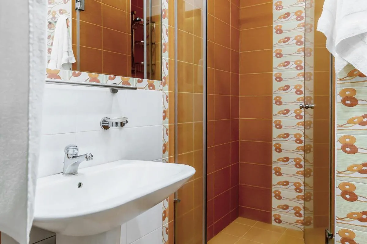 Image 2 of 3 Bedroom Apartment near Republic Square
