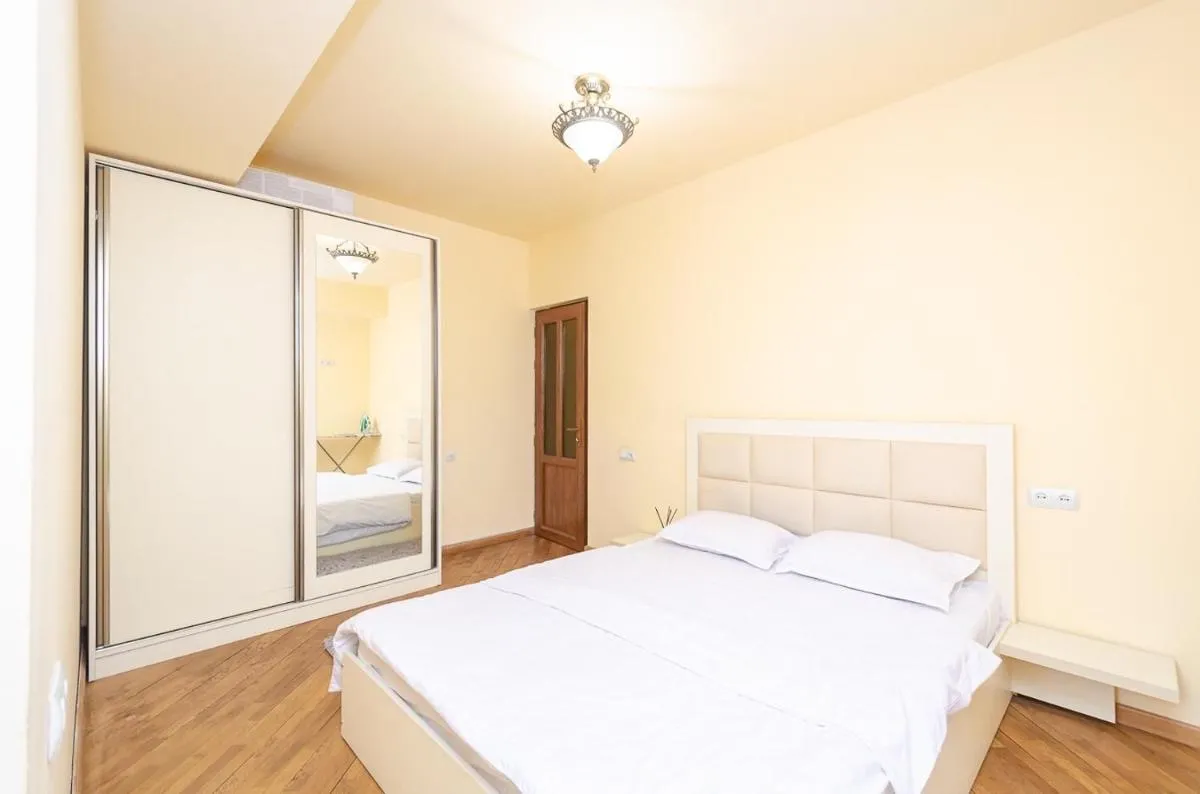Image 4 of Amiryan15/7 Excellent apartment in the center