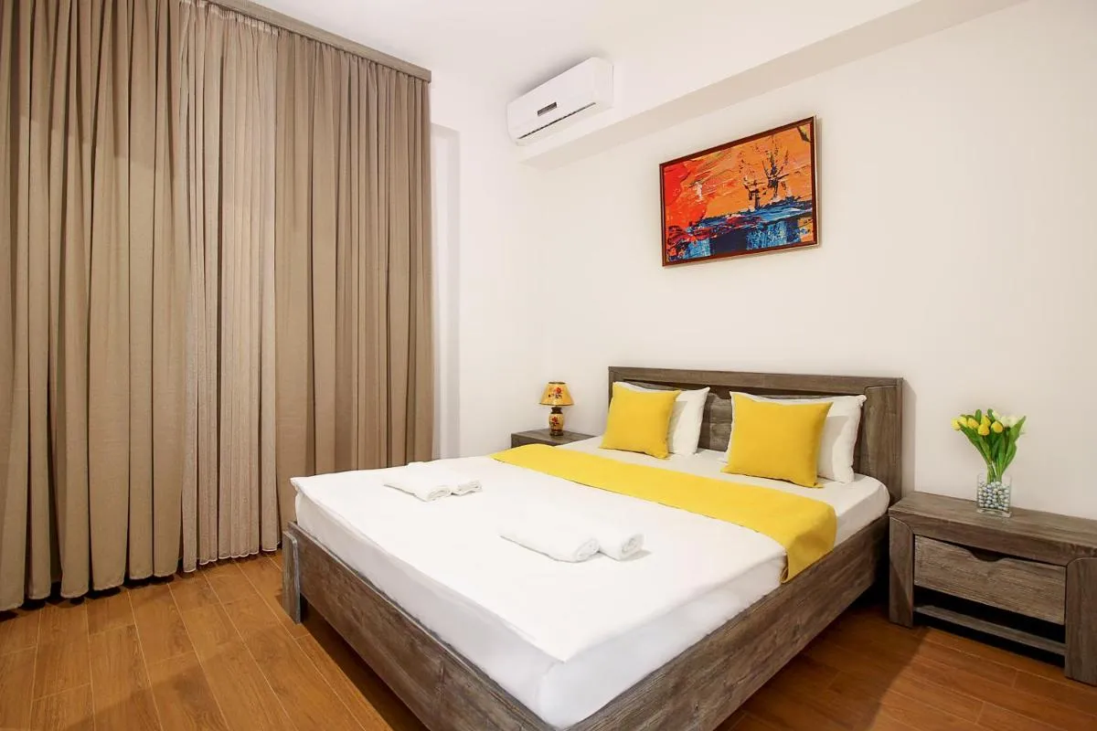Image 3 of Apartments in Crystal Residence