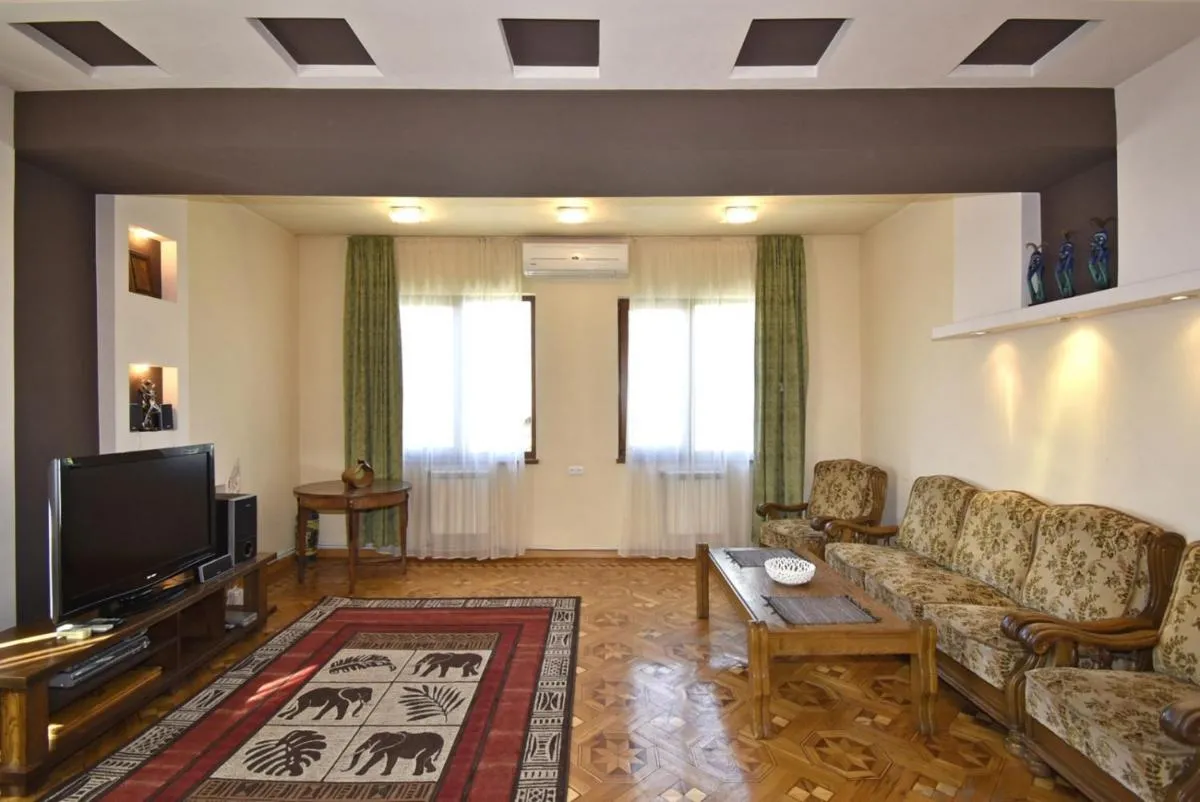 Image 4 of Ararat view 3-bedroom apartment