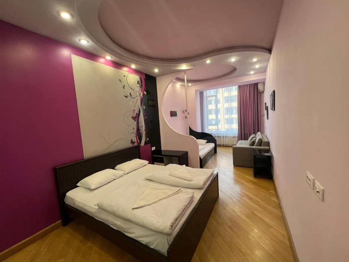Image 1 of Comfort 3 Bedrooms 2 Bathrooms 205 SQM Apartment Near Republic Square