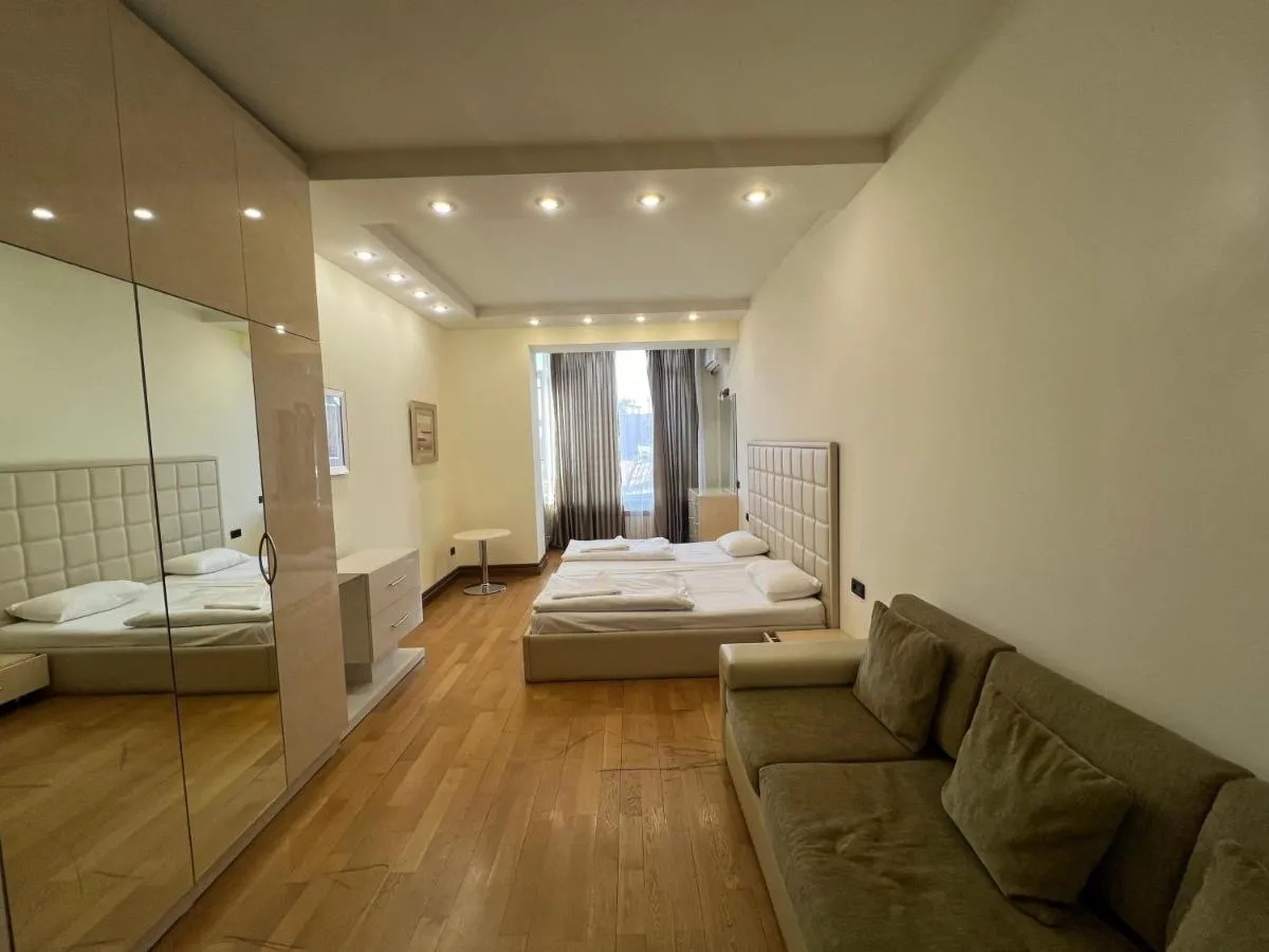 Image 6 of Comfort 3 Bedrooms 2 Bathrooms 205 SQM Apartment Near Republic Square