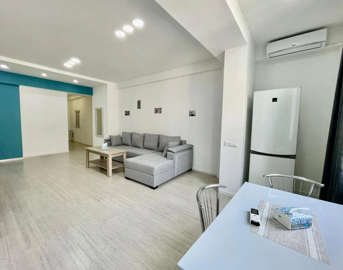 Image 3 of GR family apartment in the center