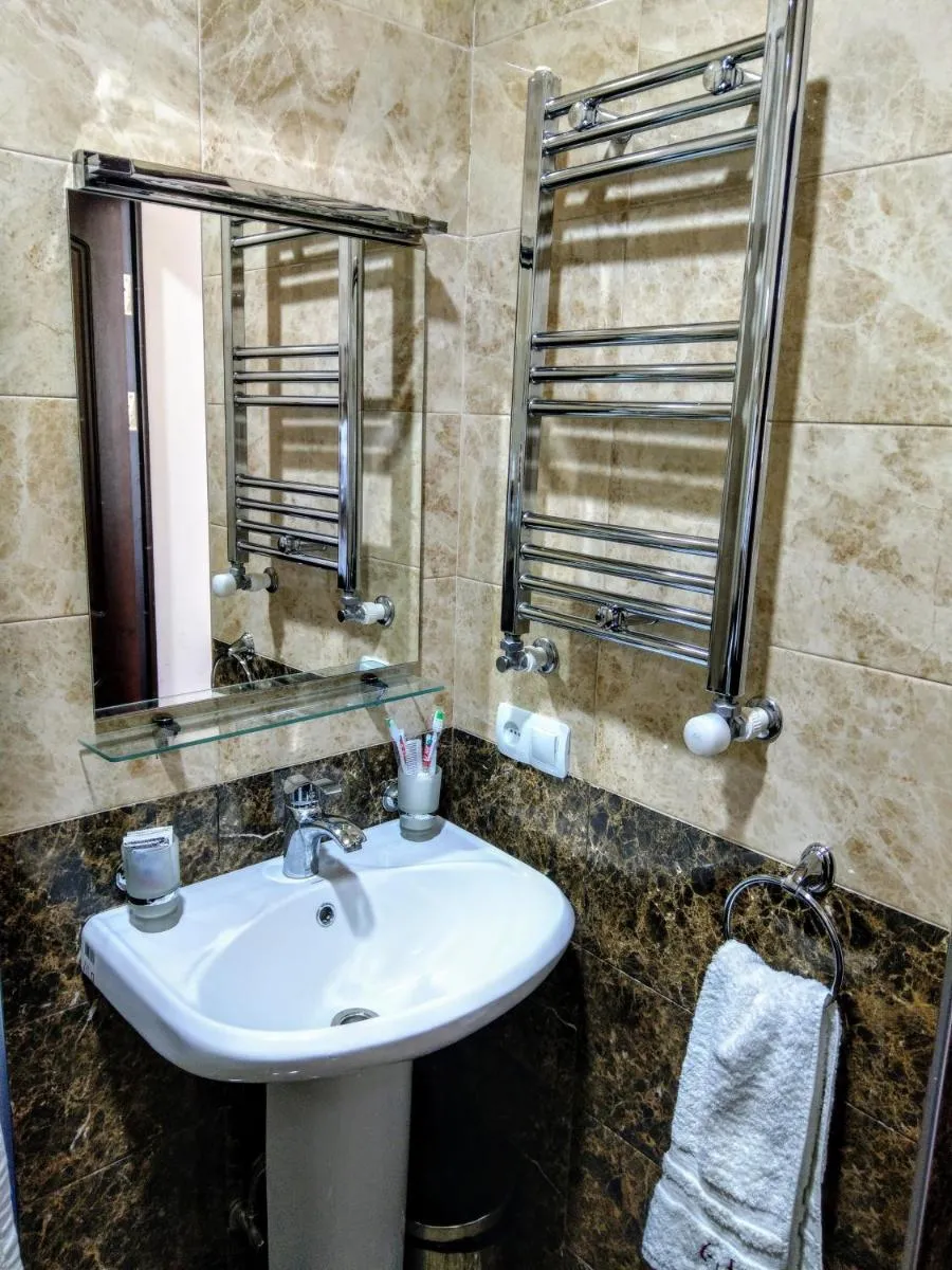 Image 4 of Georgia Hotel