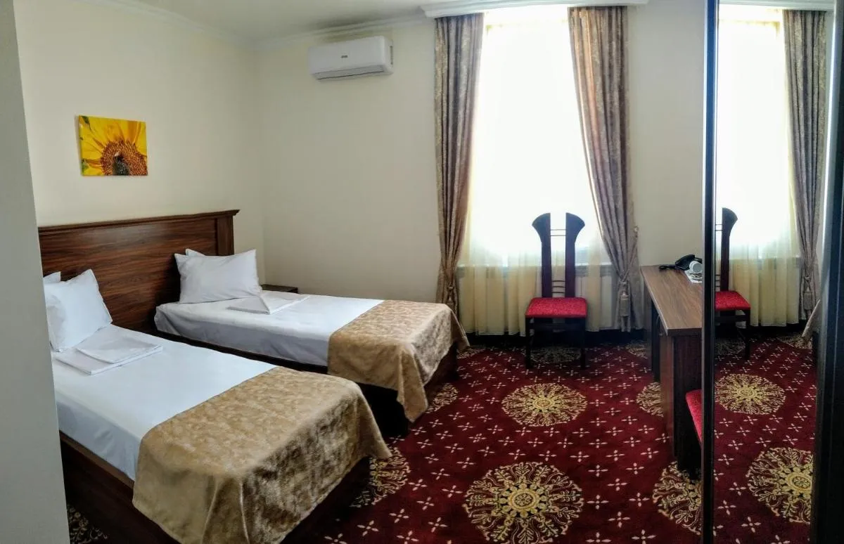 Image 5 of Georgia Hotel