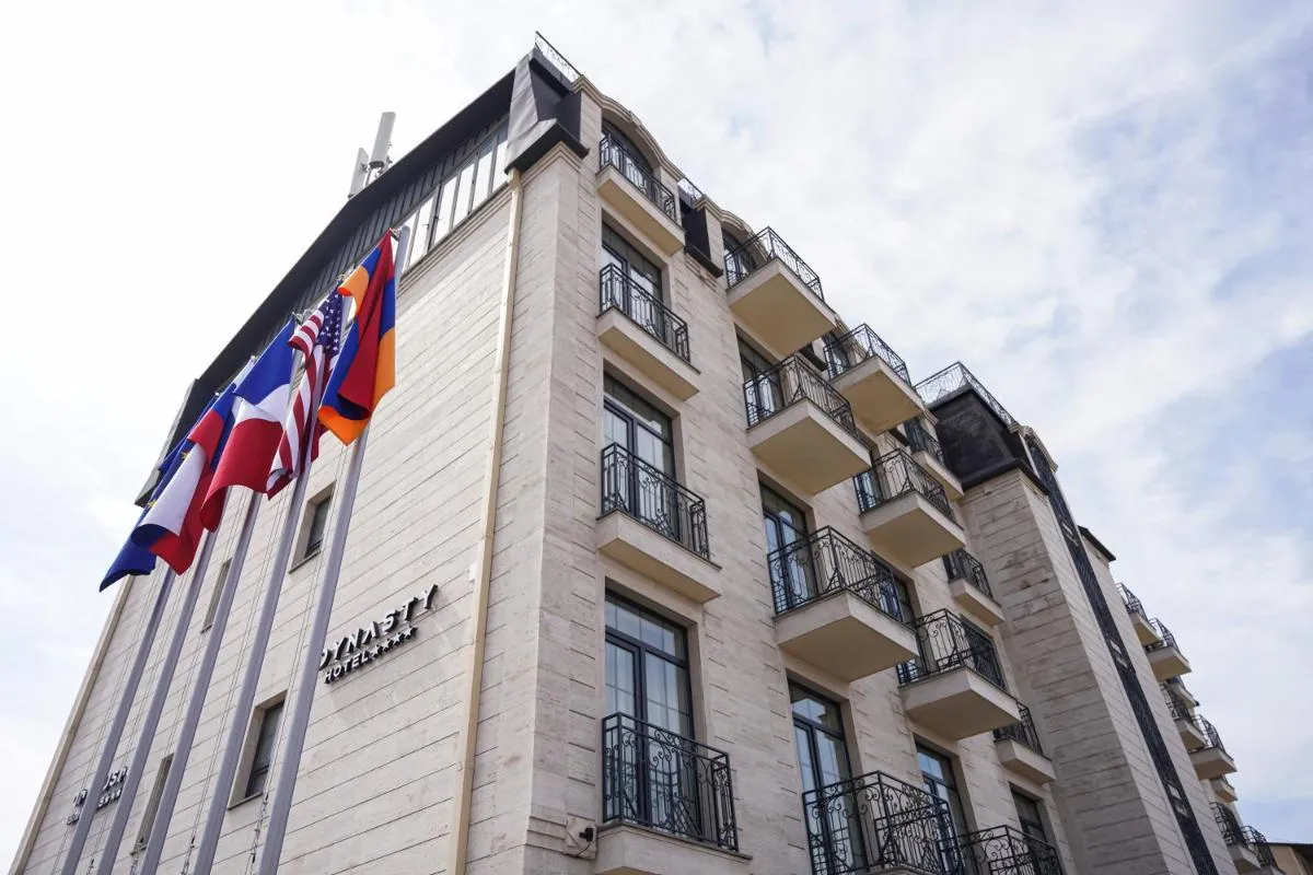 Image 4 of Hotel Dynasty