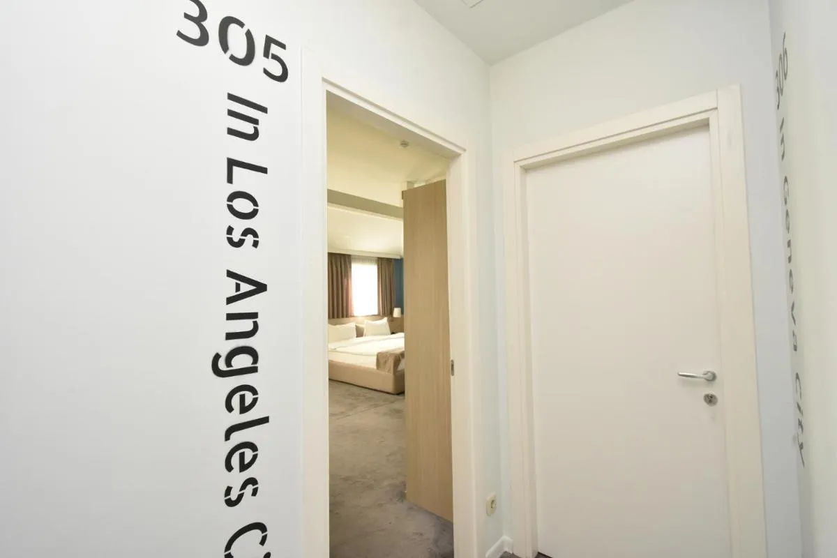 Image 6 of Hotel In City
