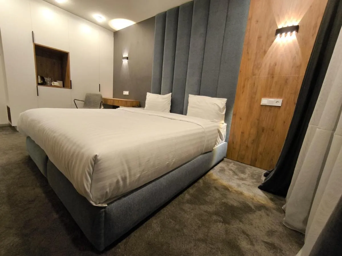 Image 5 of London Hotel Yerevan