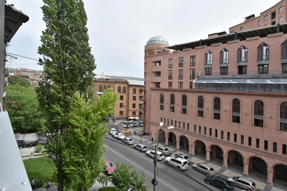 Image 5 of Luxary apartment near opera & Cascade!
