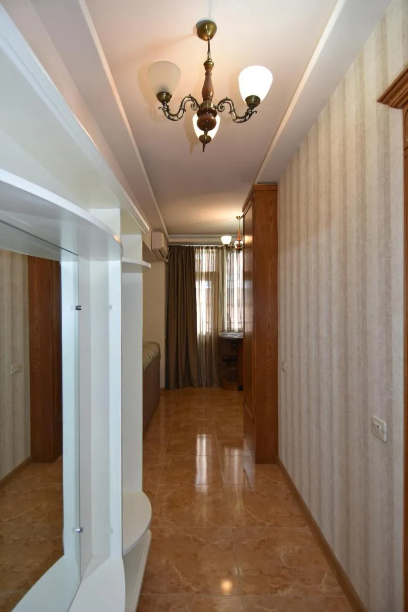 Image 6 of Luxary apartment near opera & Cascade!