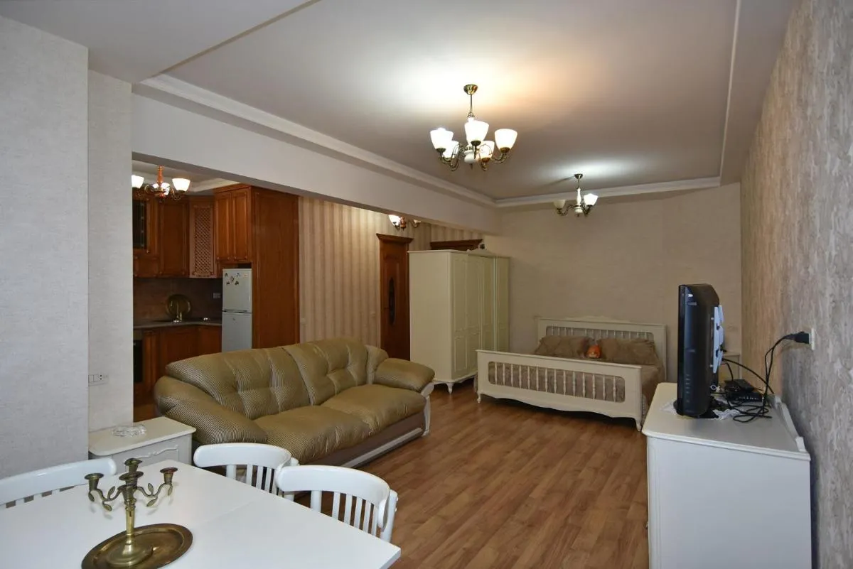 Image 4 of Luxary apartment near opera & Cascade!
