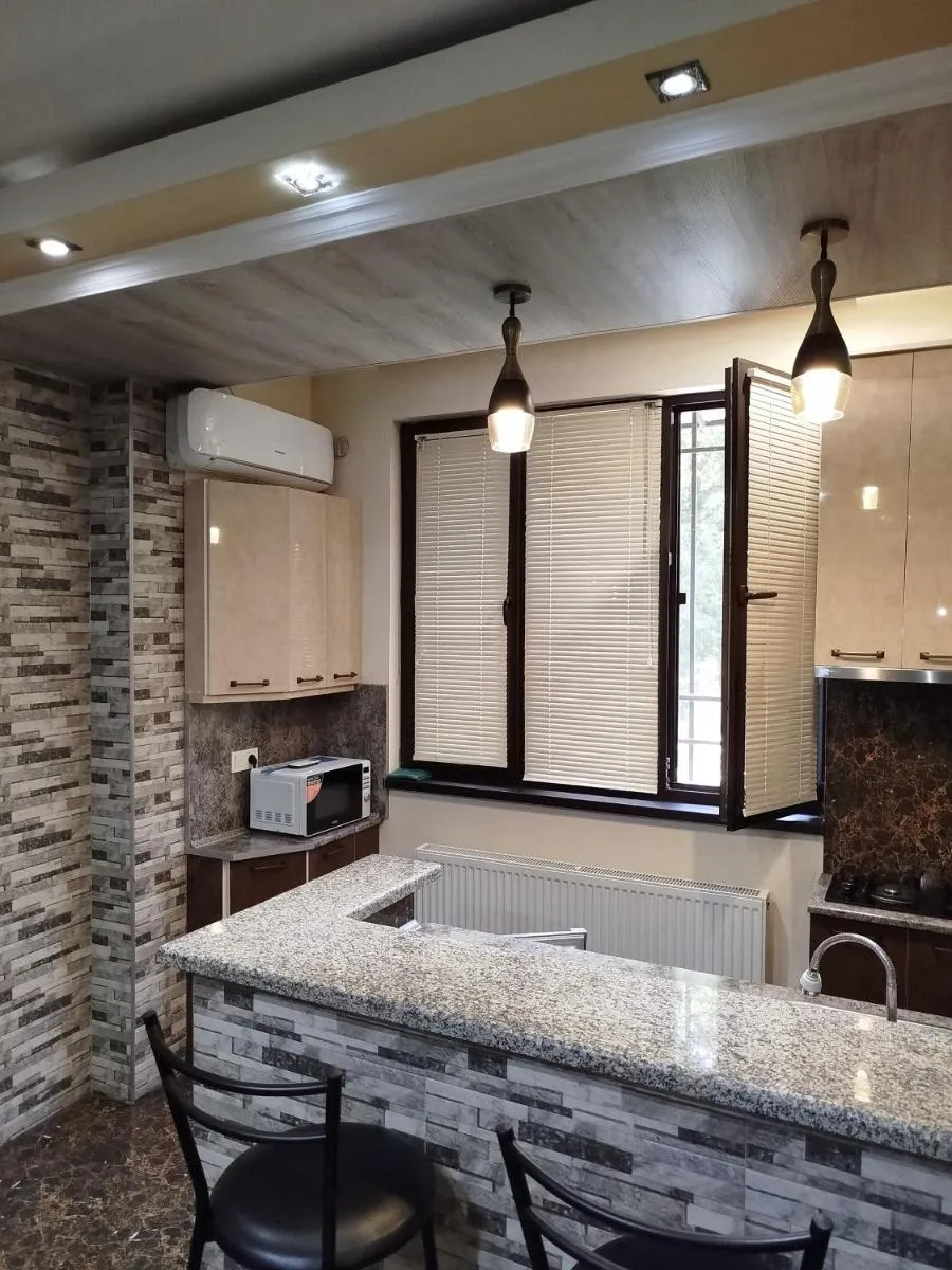 Image 4 of Luxury Apartment in Republic Square