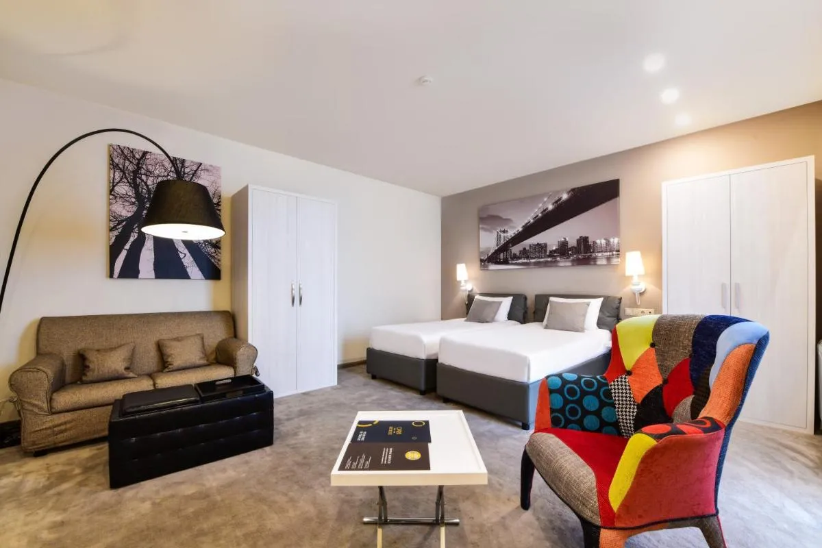 Image 1 of Opera Suite Hotel