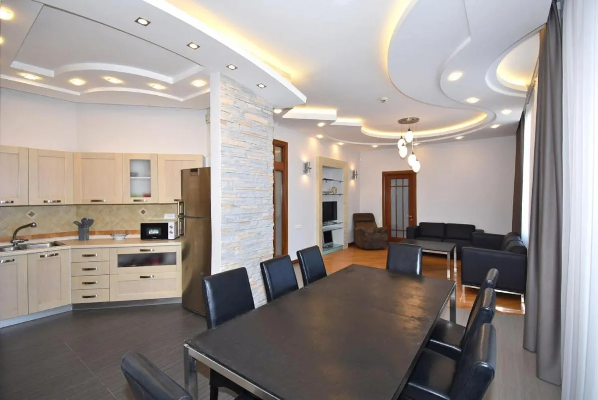 Image 3 of Прекрасная 4-ех комнатная квартира в самом центре