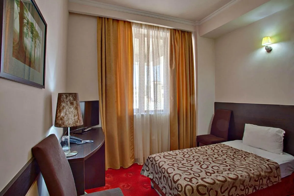 Image 1 of Regineh Hotel
