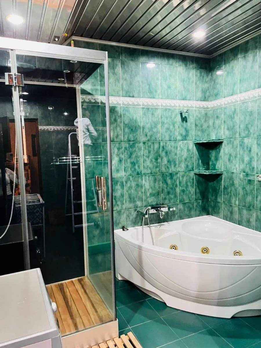 Image 4 of Superb Central Location! Spacious and Comfortable 1 Bedroom + Jacuzzi, Next To Northern Avenue