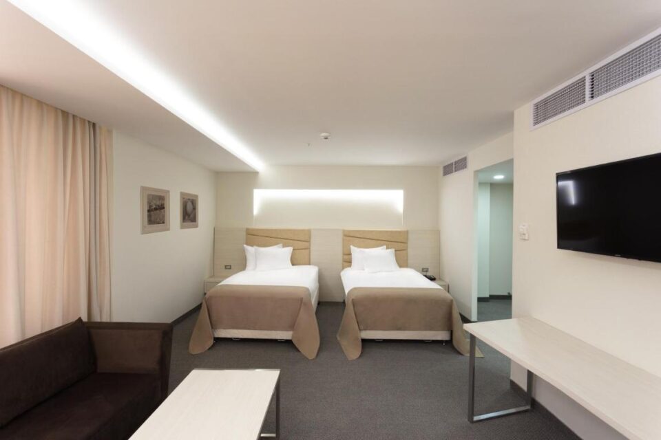 President Hotel by Hrazdan Hotel CJSC